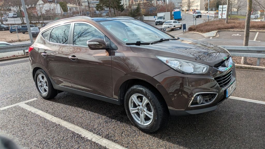 Hyundai ix35 152.029 km 8.800 &euro; Hildrizhausen 71157