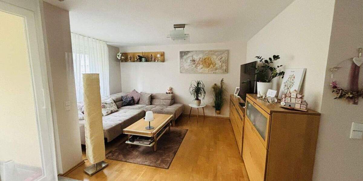 Reihenmittelhaus Fellbach Schmiden - 9 Zimmer, 184 m&sup2;, 749.000&euro; | Angebot:25654311