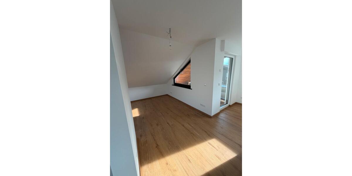 Dachgeschoßwohnung Dußlingen - 2.5 Zimmer, 80 m&sup2;, 1.000&euro; | Angebot:27592938