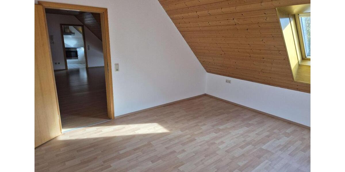 Dachgeschoßwohnung Reutlingen Reutlingen-Betzingen - 2 Zimmer, 84 m&sup2;, 950&euro; | Angebot:27619684