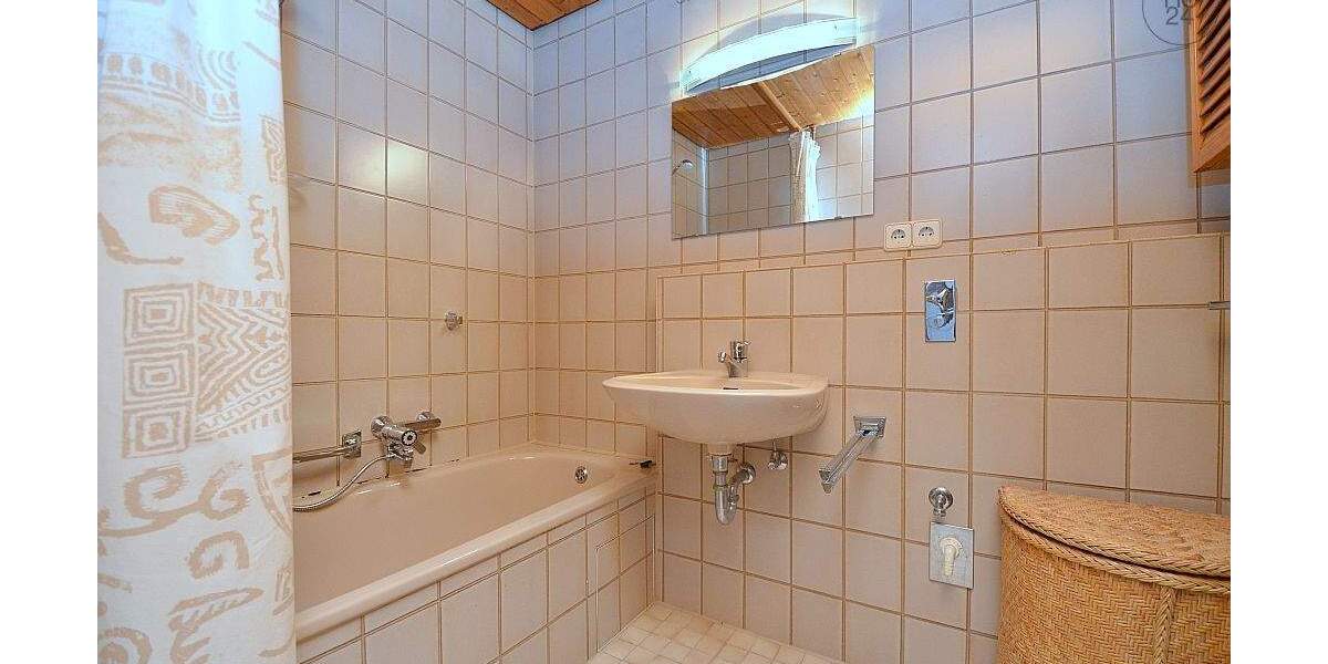 Etagenwohnung Ludwigsburg Ost - 2 Zimmer, 61 m&sup2;, 1.150&euro; | Angebot:25698685