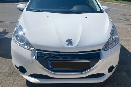 Peugeot 208 180.000 km 2.699 &euro; Nagold 72202