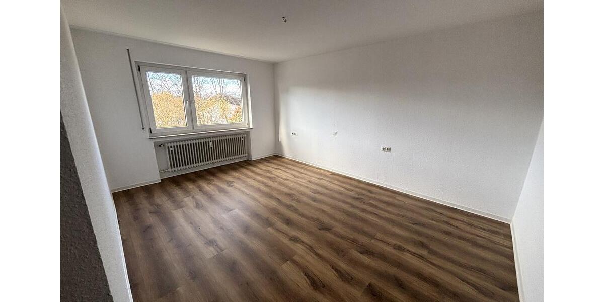 Etagenwohnung Ludwigsburg Hoheneck - 5.5 Zimmer, 135 m&sup2;, 1.800&euro; | Angebot:25993866