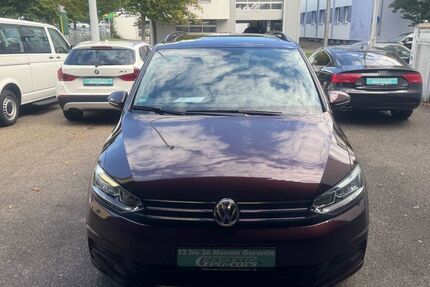 VW Touran 28.347 km 19.999 € Esslingen am Neckar 73733