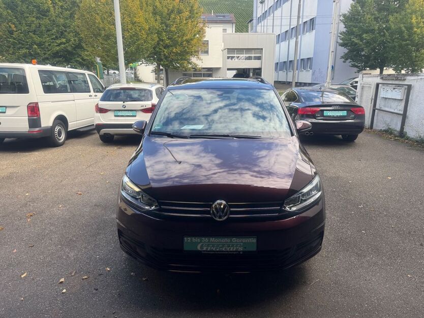 VW Touran 28.347 km 19.999 € Esslingen am Neckar 73733