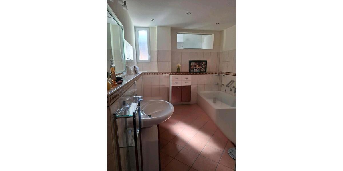 Etagenwohnung Reutlingen Reutlingen (Kernstadt) - 6 Zimmer, 154 m&sup2;, 695.000&euro; | Angebot:25936069