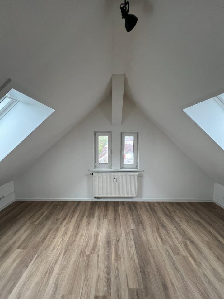 Charmante 3-Zimmer DG Wohnung in Top Lage!