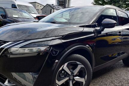 Nissan Qashqai 60.750 km 23.950 € Fellbach 70734