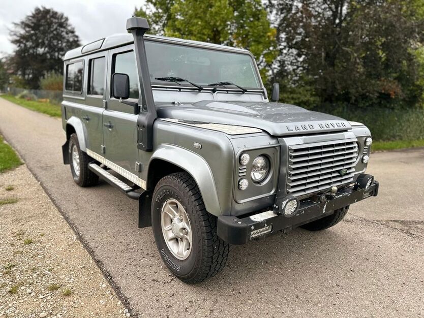 Land Rover Defender 143.000 km 38.499 € Reutlingen 72770