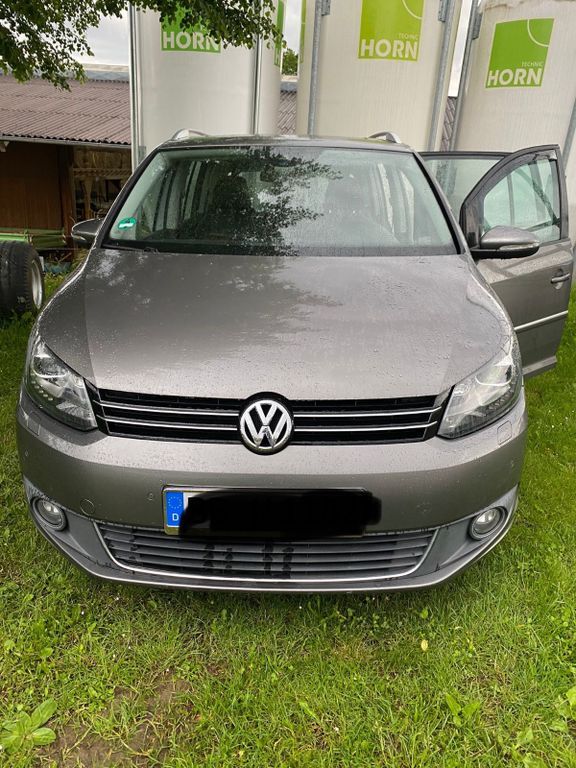 VW Touran 156.000 km 8.000 € Waldenbuch 71111