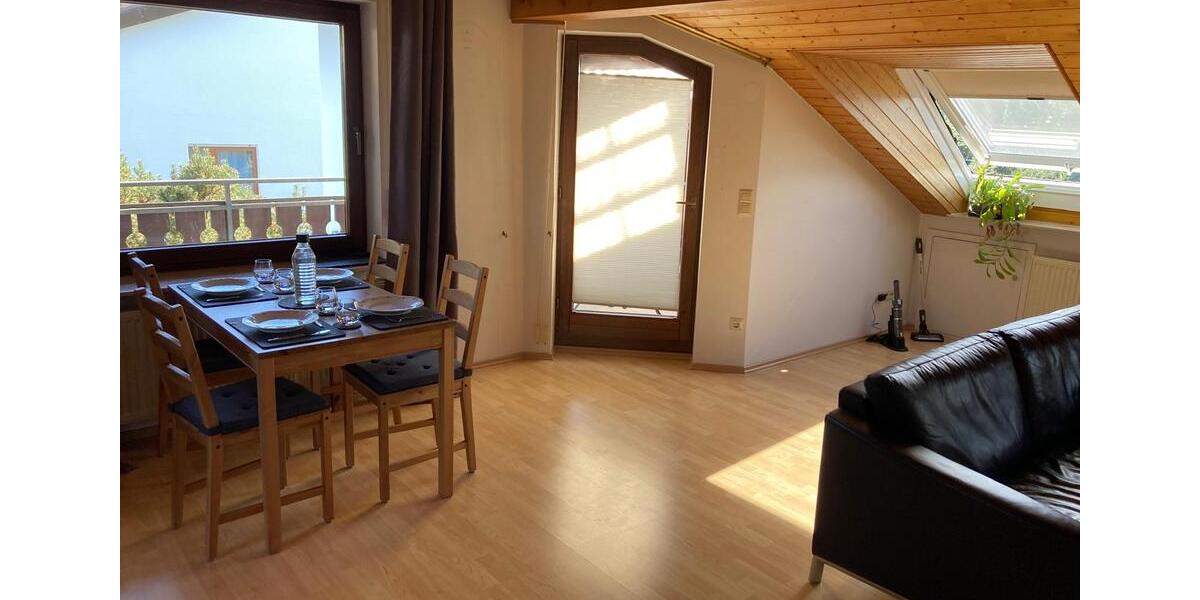 Dachgeschoßwohnung Reutlingen Altenburg - 3 Zimmer, 68 m&sup2;, 850&euro; | Angebot:26238416