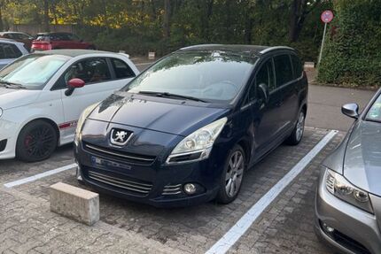Peugeot 5008 211.000 km 5.000 &euro; Stuttgart 70567