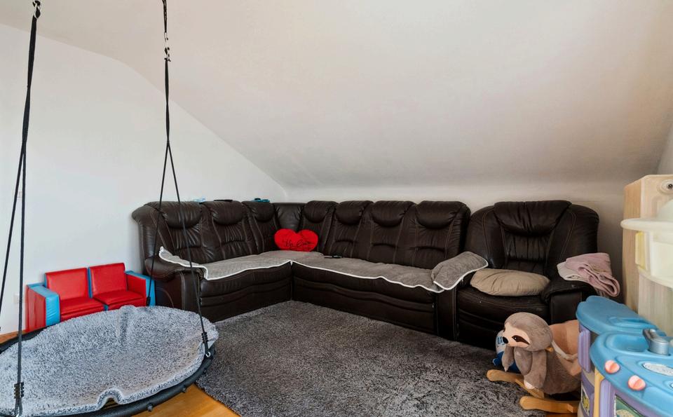 Dachgeschoßwohnung Rottenburg am Neckar - 4 Zimmer, 99 m&sup2;, 210.200&euro; | Angebot:26165703