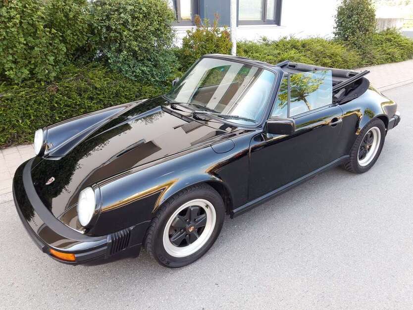 911