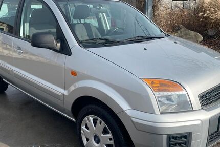 Ford Fusion 96.021 km 5.999 &euro; Reutlingen 72770