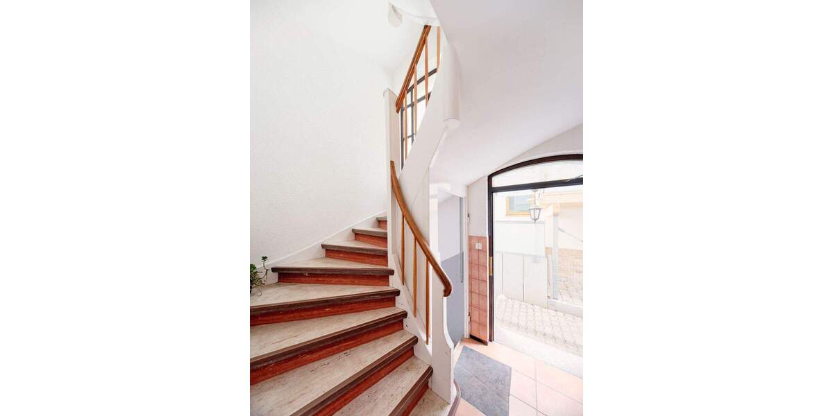 Etagenwohnung Stuttgart Degerloch - 3 Zimmer, 65 m&sup2;, 290.000&euro; | Angebot:24836256