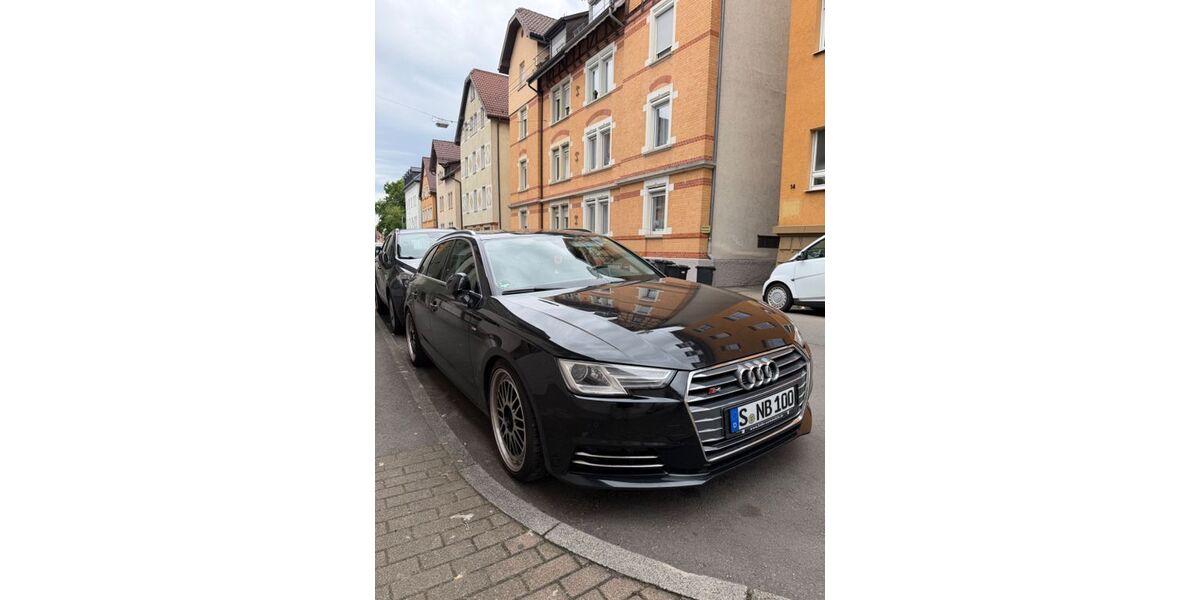 Audi A4 159.000 km 17.200 &euro; Stuttgart 70327