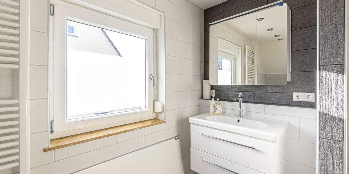 Doppelhaushälfte Pforzheim Huchenfeld - 6 Zimmer, 124 m&sup2;, 349.000&euro; | Angebot:25669211