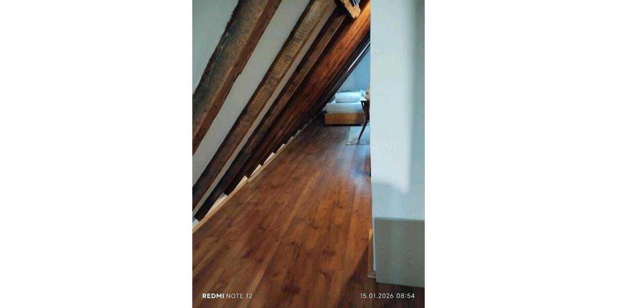 Dachgeschoßwohnung Stuttgart Feuerbach - 2 Zimmer, 88 m&sup2;, 1.250&euro; | Angebot:25998750