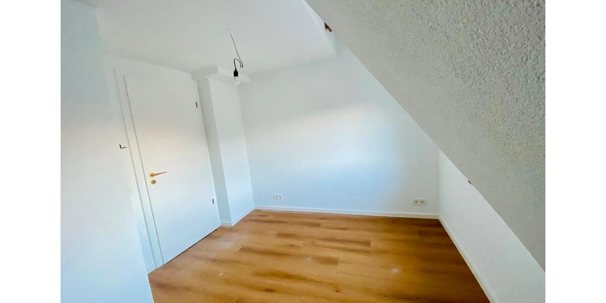 Dachgeschoßwohnung Kernen im Remstal - 3 Zimmer, 60 m&sup2;, 1.000&euro; | Angebot:24756203