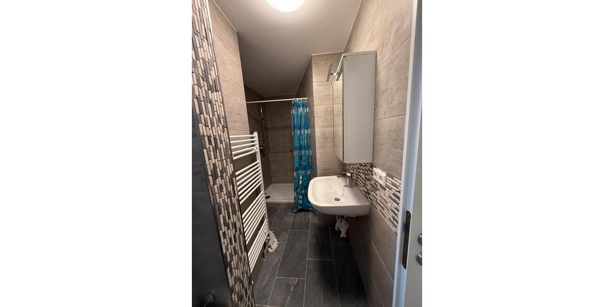 Etagenwohnung Stuttgart Mühlhausen - 5 Zimmer, 120 m&sup2;, 600&euro; | Angebot:24570627