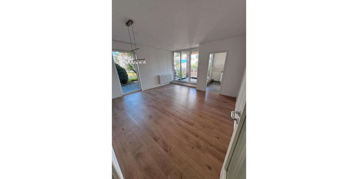Hochparterre Esslingen am Neckar Brühl - 3 Zimmer, 74 m&sup2;, 1.510&euro; | Angebot:26406588