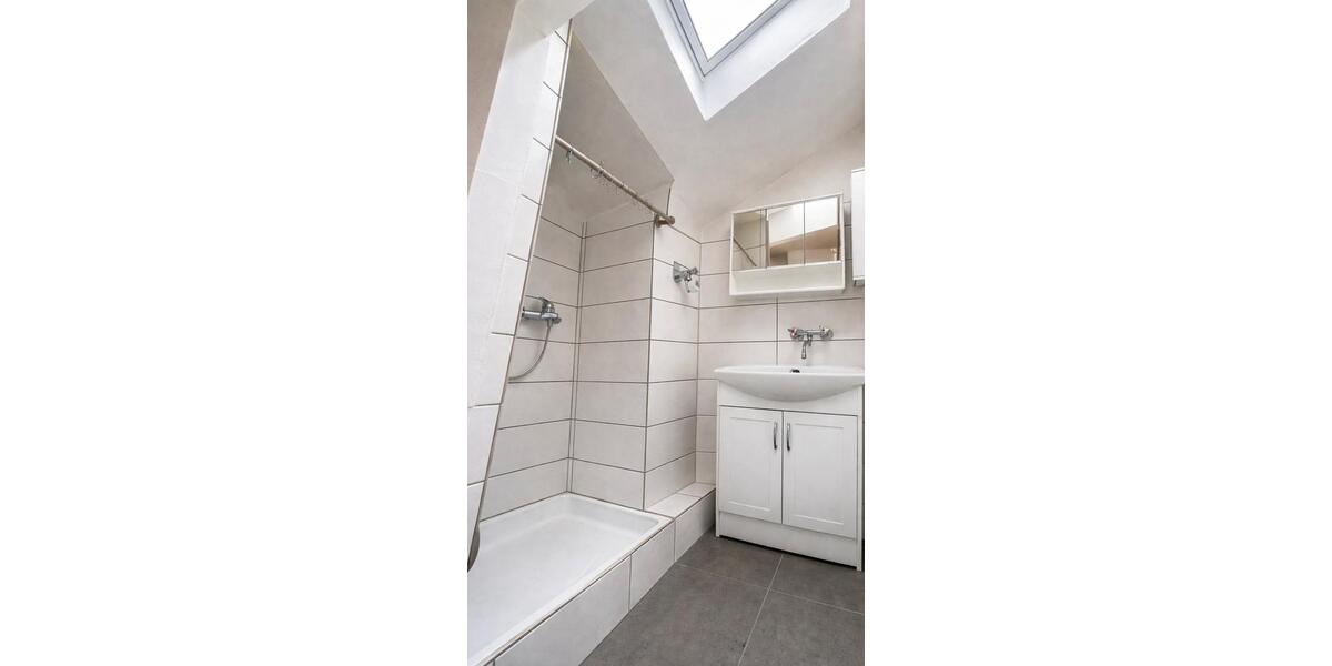 Dachgeschoßwohnung Fellbach Oeffingen - 2 Zimmer, 42 m&sup2;, 740&euro; | Angebot:25933800