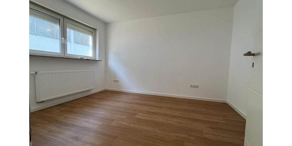 Etagenwohnung Sachsenheim - 5 Zimmer, 94 m&sup2;, 1.070&euro; | Angebot:24598425