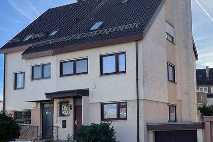 Haus zum Kaufen in Ludwigsburg 585.000 € 120 m² 5.5 zimmer