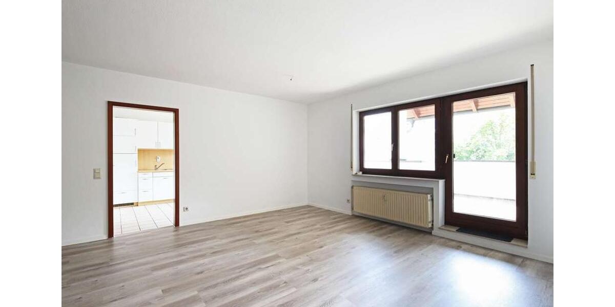 Etagenwohnung Ludwigsburg - 3 Zimmer, 102 m&sup2;, 1.400&euro; | Angebot:26103087