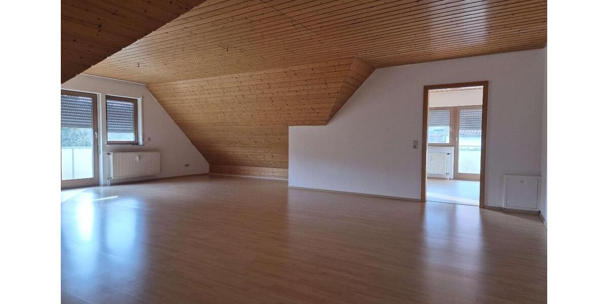 Dachgeschoßwohnung Reutlingen Reutlingen-Betzingen - 2 Zimmer, 84 m&sup2;, 950&euro; | Angebot:27619684