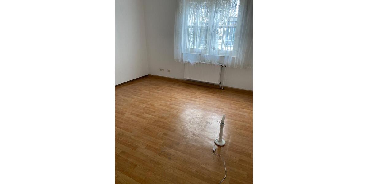 Erdgeschoßwohnung Asperg - 3 Zimmer, 70 m&sup2;, 1.200&euro; | Angebot:25783421