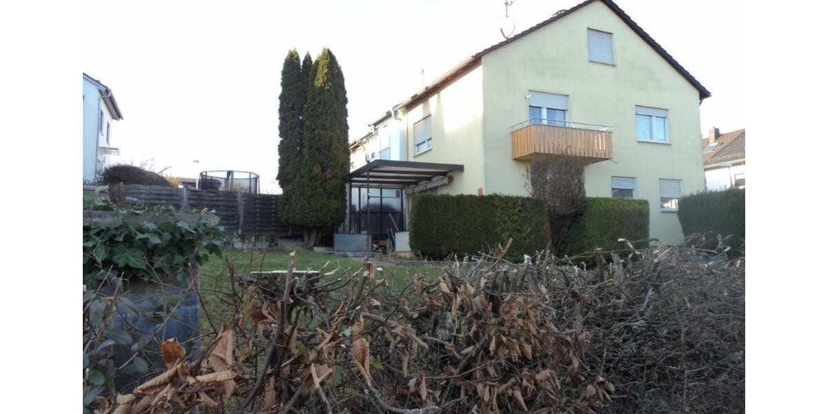 Reihenhaus Stuttgart Zuffenhausen - 6 Zimmer, 155 m&sup2;, 699.000&euro; | Angebot:24627883