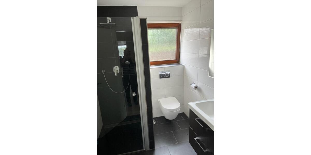 Erdgeschoßwohnung Neckartenzlingen - 5 Zimmer, 168 m&sup2;, 1.950&euro; | Angebot:25721130