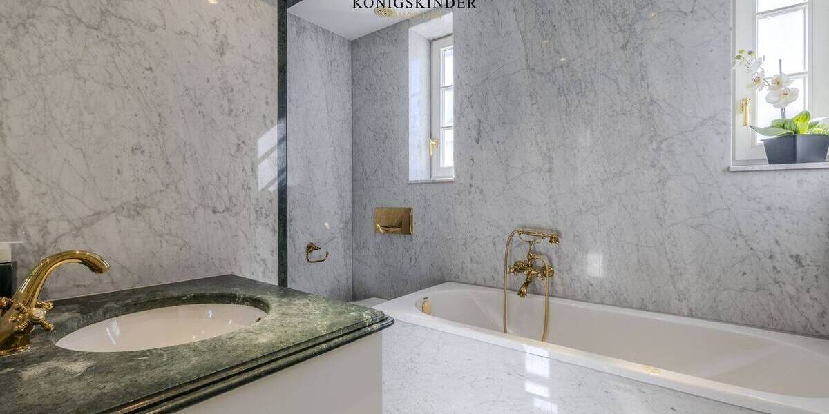 Etagenwohnung Stuttgart Mitte - 5 Zimmer, 130 m&sup2;, 2.700&euro; | Angebot:26859009