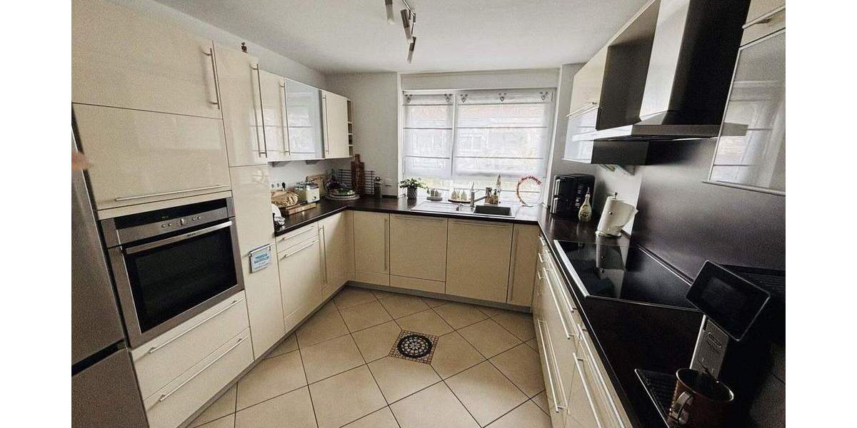 Reihenmittelhaus Fellbach Schmiden - 9 Zimmer, 184 m&sup2;, 749.000&euro; | Angebot:25654311