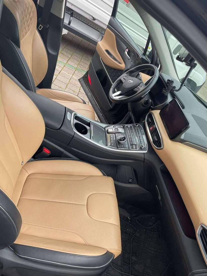 Hyundai SANTA FE 88.700 km 33.200 € BIETIGHEIM 74321