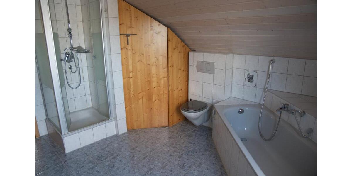 Einfamilienhaus Herrenberg - 6 Zimmer, 129 m&sup2;, 650.000&euro; | Angebot:27223016