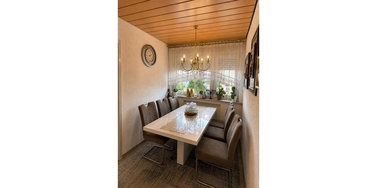 Etagenwohnung Vaihingen an der Enz - 4.5 Zimmer, 91 m&sup2;, 270.000&euro; | Angebot:27260085