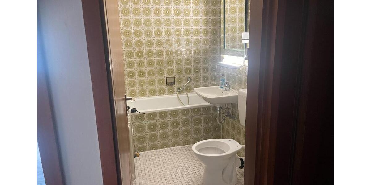 Etagenwohnung Esslingen am Neckar Pliensauvorstadt - 1 Zimmer, 38 m&sup2;, 700&euro; | Angebot:26223598