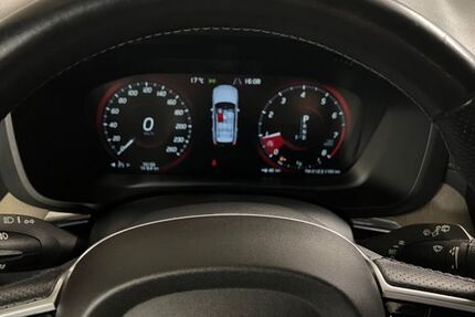 Volvo XC60 72.155 km 28.750 &euro; Stuttgart 70376