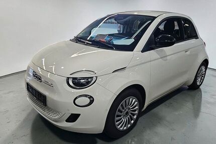 Fiat 500e 17.529 km 16.999 &euro; Reutlingen / Mittelstadt 72766