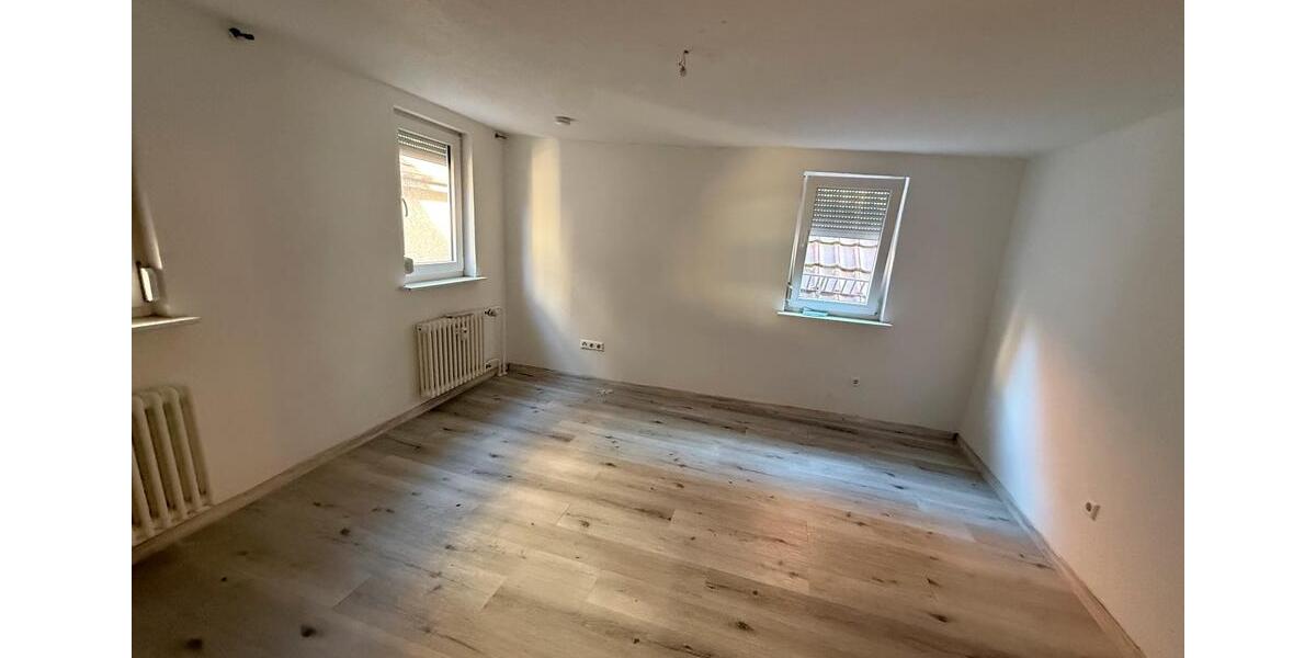Etagenwohnung Reutlingen - 2 Zimmer, 84 m&sup2;, 600&euro; | Angebot:26024488