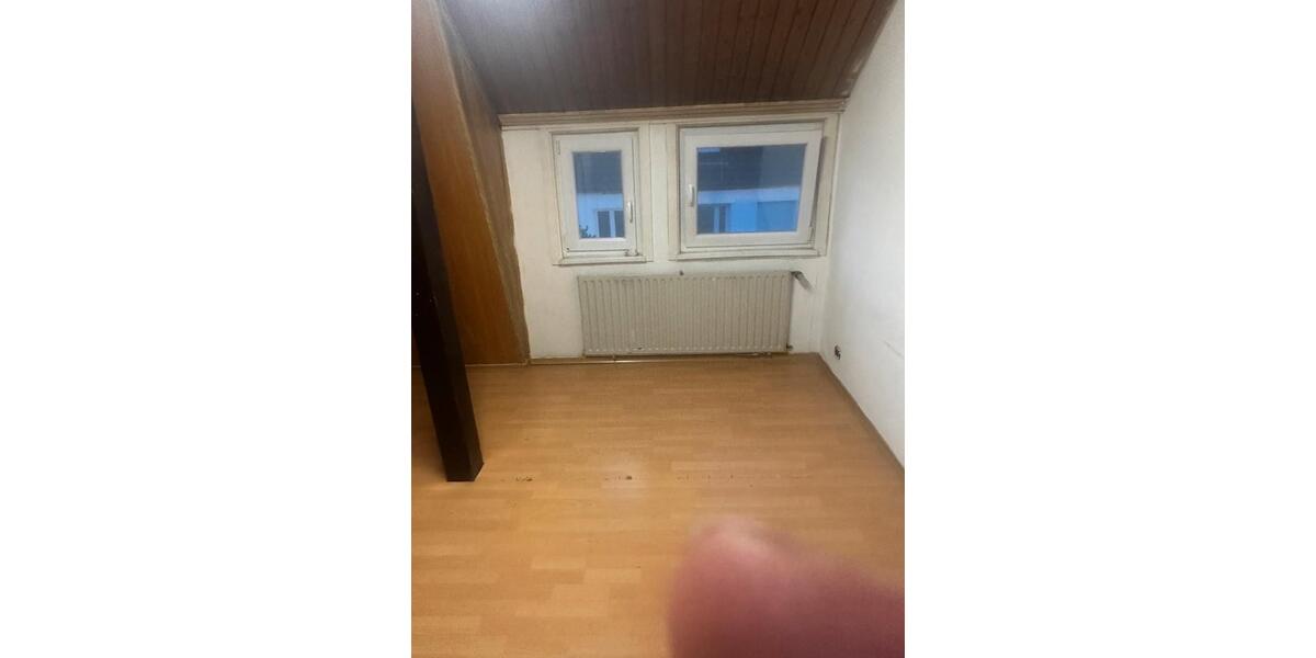 Dachgeschoßwohnung Sindelfingen - 3 Zimmer, 70 m&sup2;, 1.190&euro; | Angebot:24441407