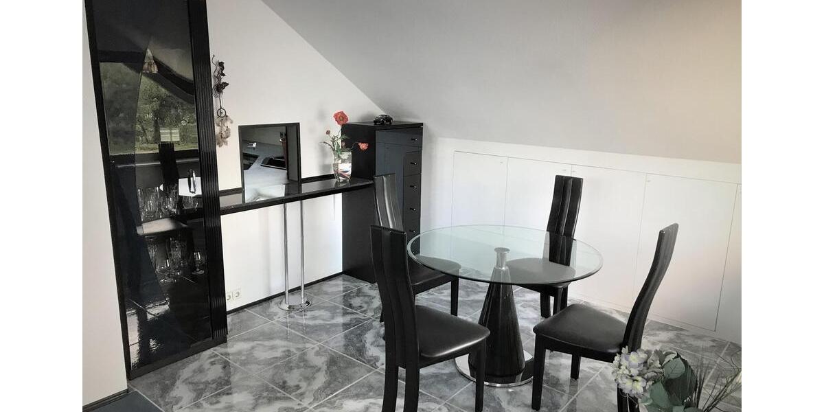 Dachgeschoßwohnung Kusterdingen - 2.5 Zimmer, 55 m&sup2;, 1.050&euro; | Angebot:24530037