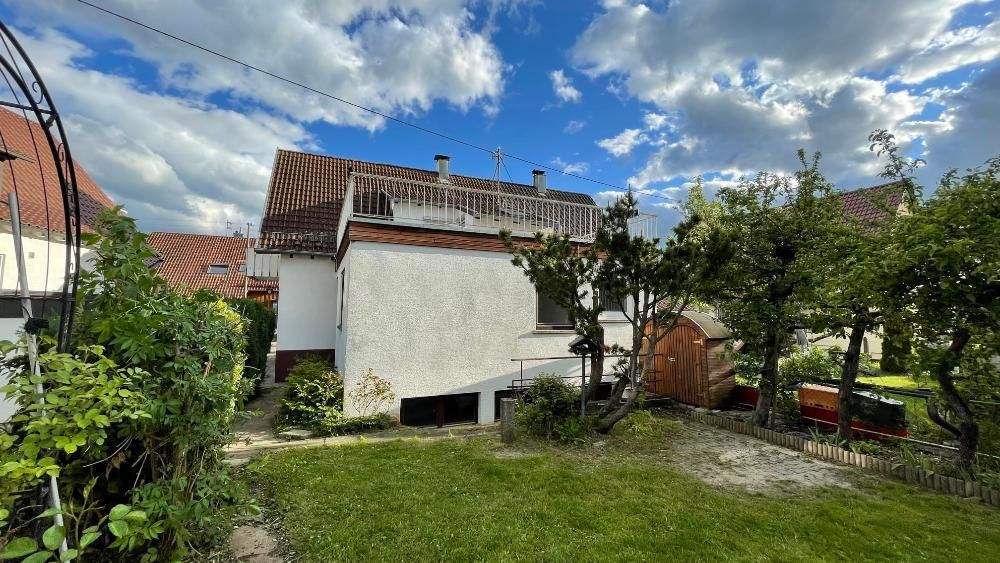 Doppelhaushälfte Renningen - 7 Zimmer, 155 m&sup2;, 2.200&euro; | Angebot:25898274