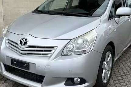 Toyota Verso 72.100 km 15.700 € Stuttgart 70199