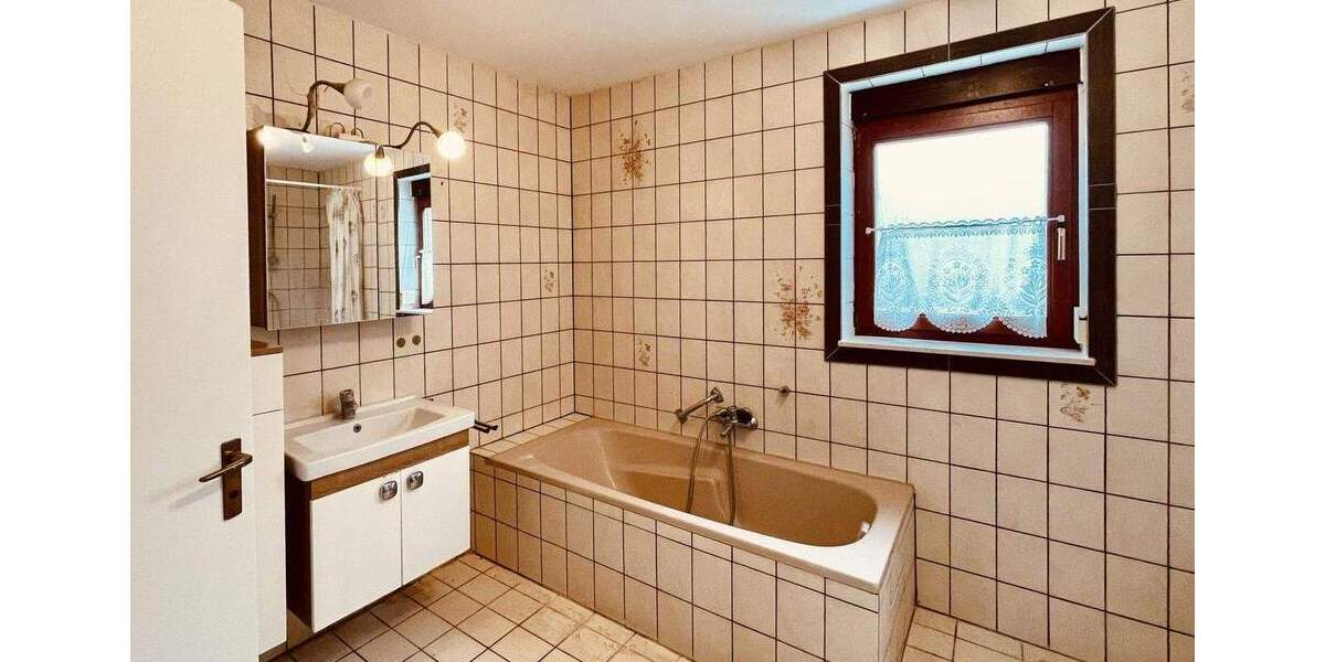 Reihenendhaus Simmozheim - 7 Zimmer, 176 m&sup2;, 599.000&euro; | Angebot:25657345