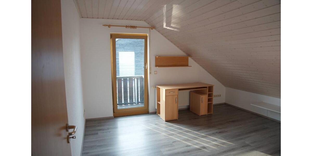 Einfamilienhaus Herrenberg - 6 Zimmer, 129 m&sup2;, 650.000&euro; | Angebot:27223016