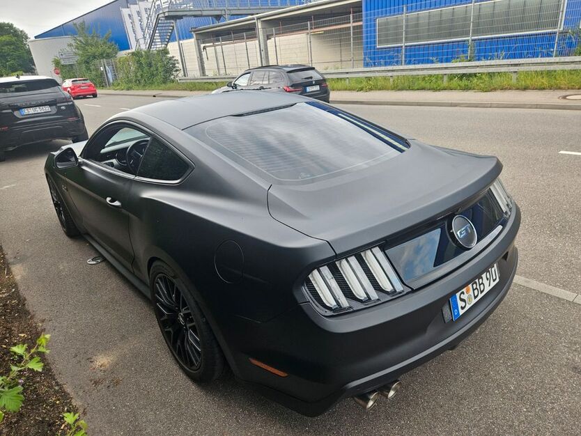 Ford Mustang 114.632 km 27.000 € Stuttgart 70329